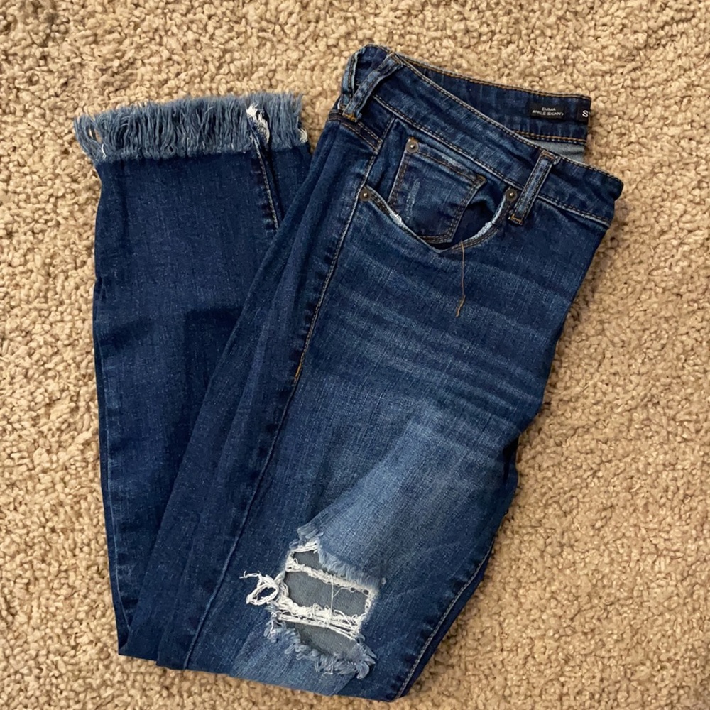 STS Blue “Emma” skinny cropped jeans w/ raw fringe hem 31